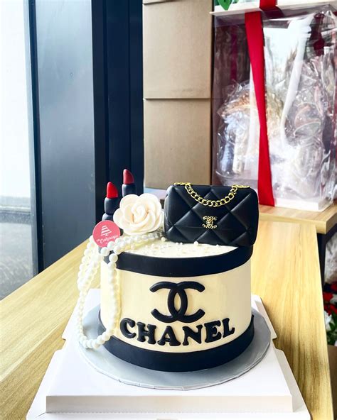 Chanel purse cake tutorial